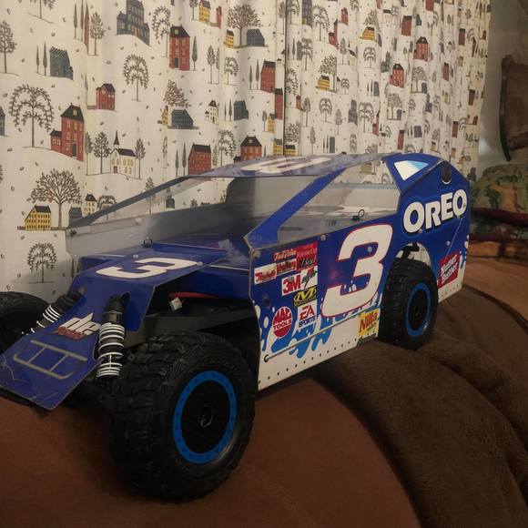 Meet your Posher, Chris - Picture 1 of 1